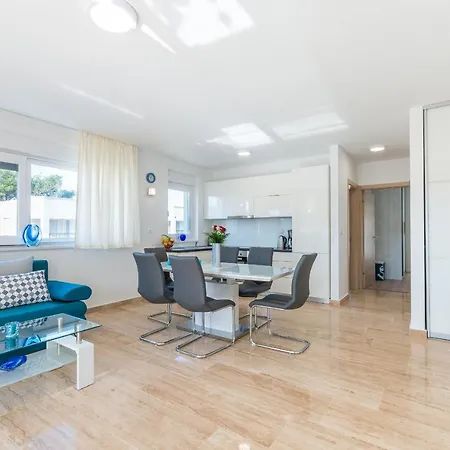 Apartment Eses *