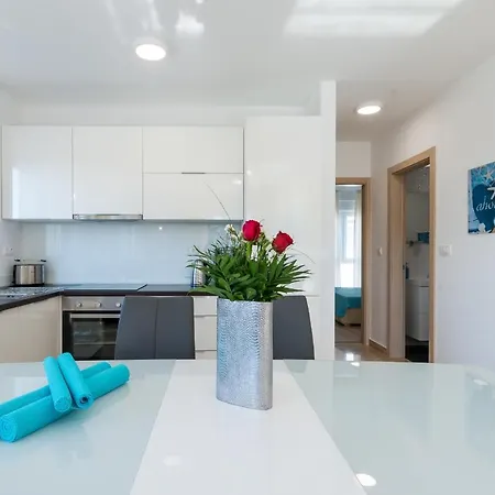 Eses Apartment *